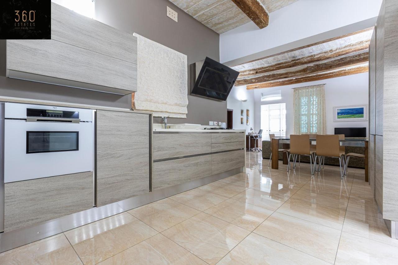 Seafront - Top Location, Top Floor With Wifi & Ac By 360 Estates 瓦莱塔 外观 照片